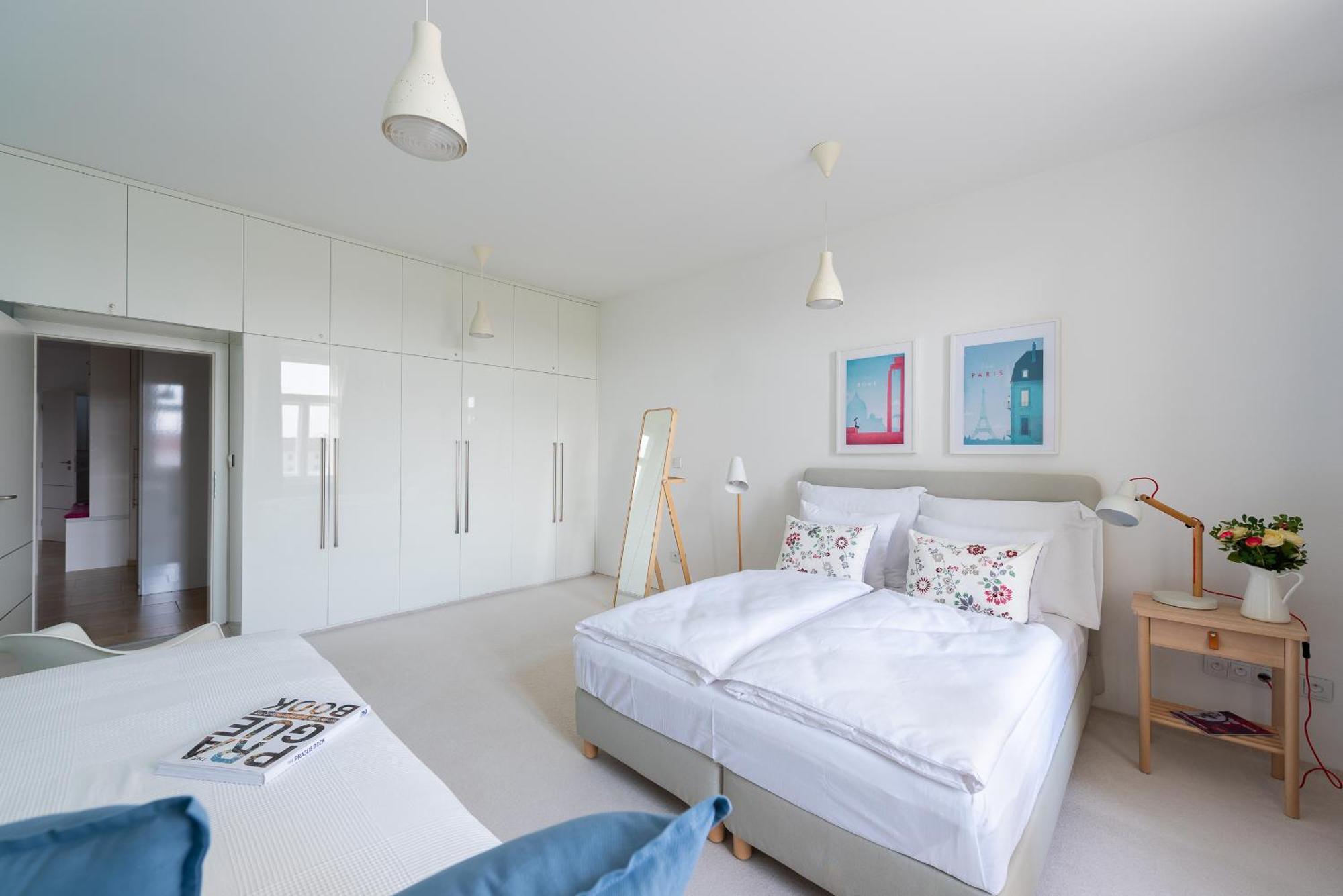 *sunny And Stylish* With Balcony Near Tv Tower Apartmán