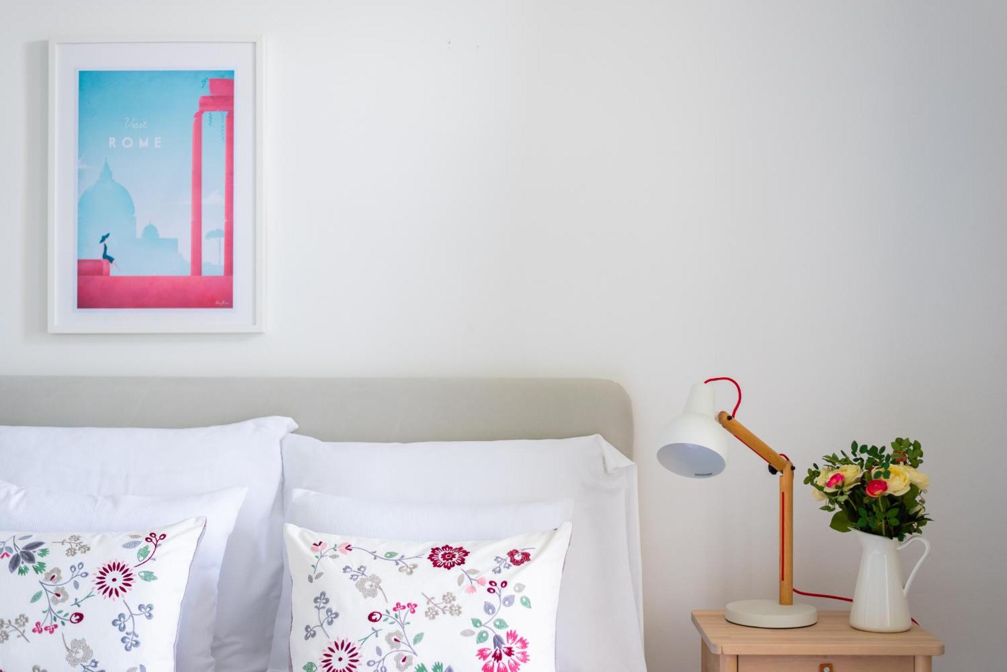 *sunny And Stylish* With Balcony Near Tv Tower Apartment *